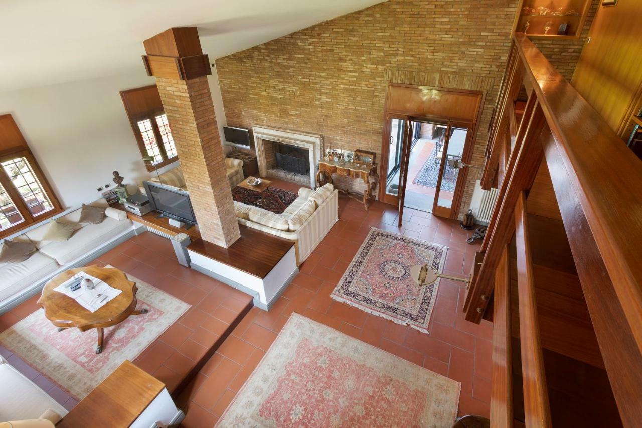 Villa In Via Della Marcigliana Casale Torre San Giovanni Luaran gambar